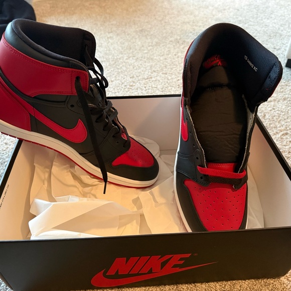 Air Jordan 1 High '85 'Bred/Banned’ 2025 - Picture 4 of 5